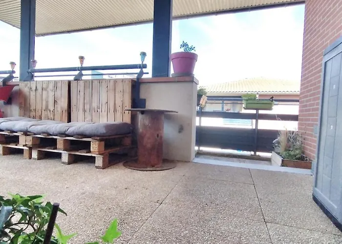 Quiet Quartier Hippodrome Cartoucherie