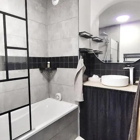 Quiet Quartier Hippodrome Cartoucherie Rum i privatbostad